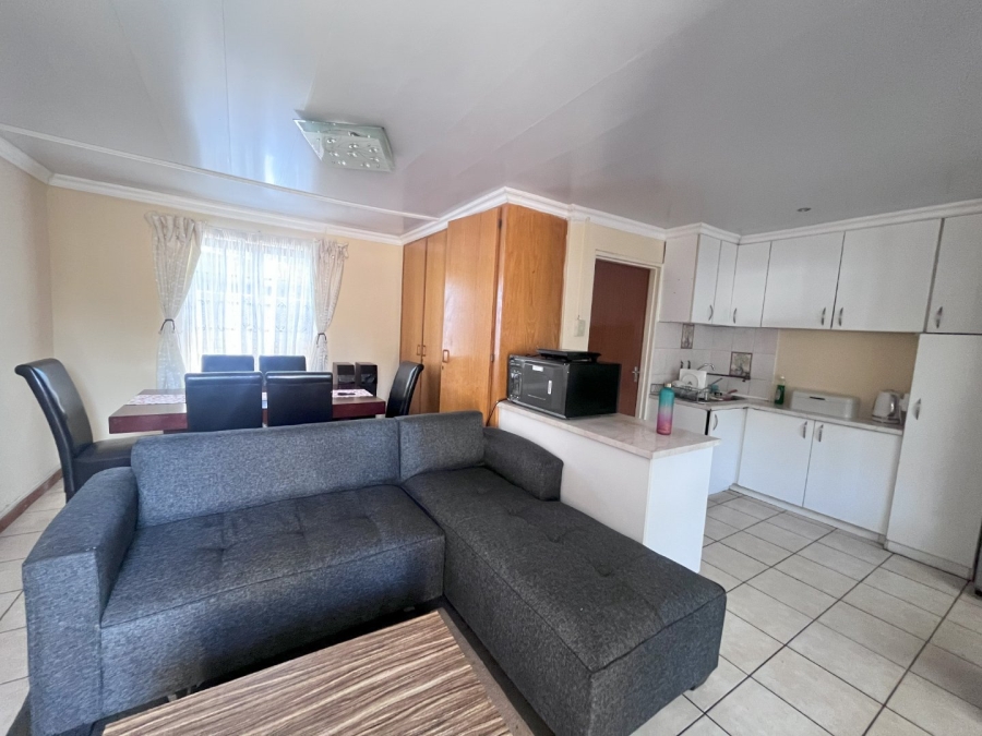 4 Bedroom Property for Sale in Generaal De Wet Free State